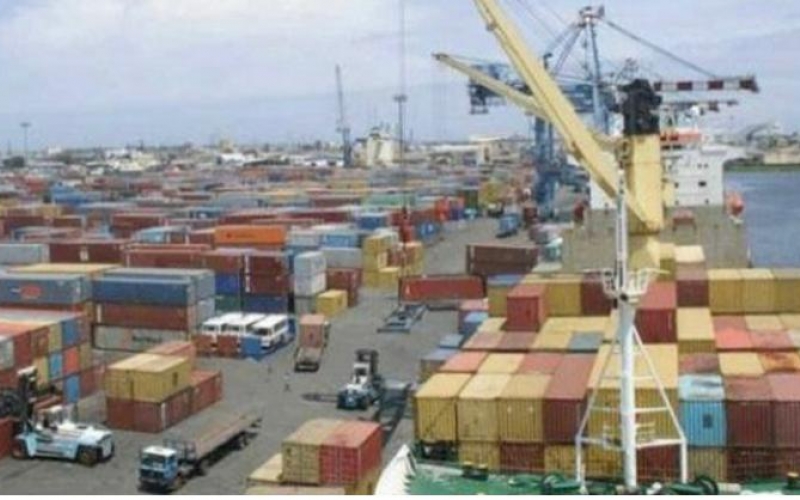 Containers toegekomen in Pointe Noire (Congo-Brazzaville)